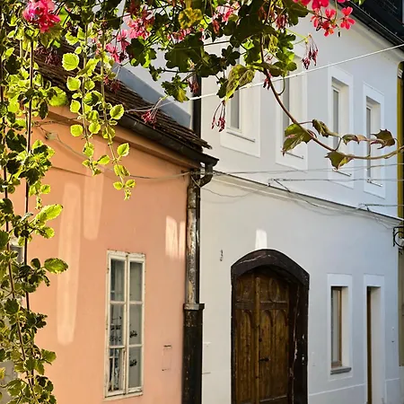 U3 Loft Apartment